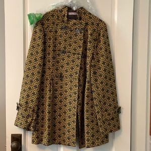 Beautiful light weight 3/4 length jacket.